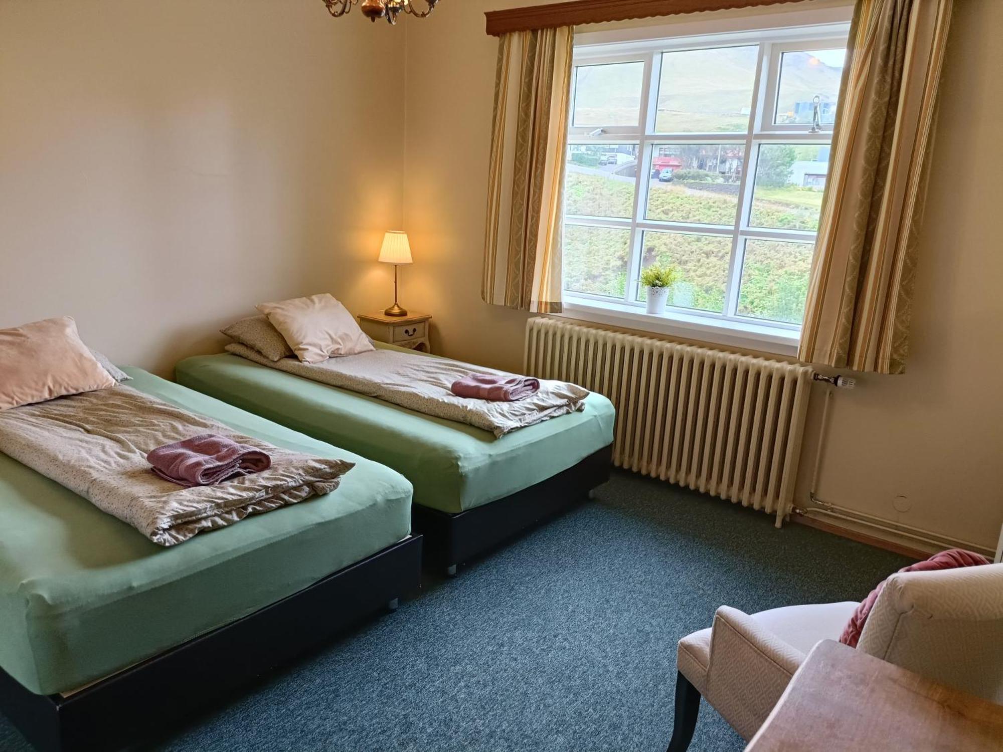 Arsalir Guesthouse Vik B&B ภายนอก รูปภาพ
