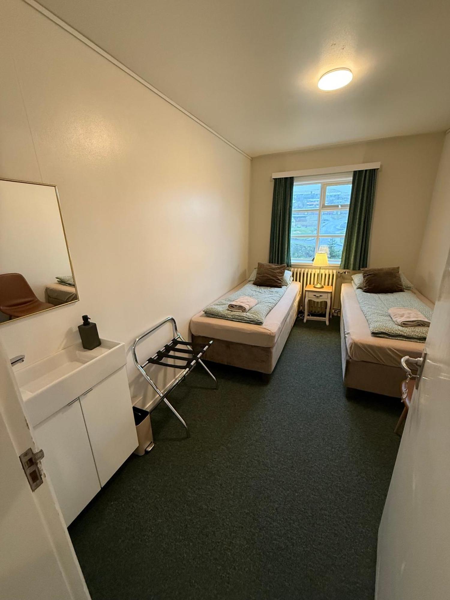 Arsalir Guesthouse Vik B&B ภายนอก รูปภาพ